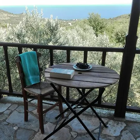 Traditional Stonehouse Potistika