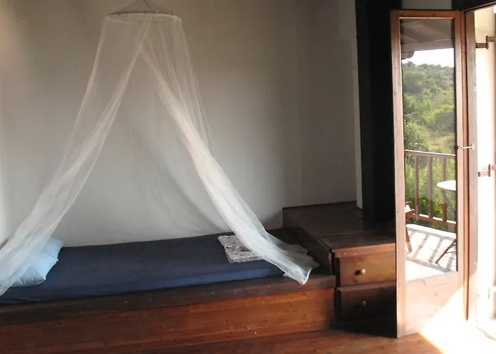 Semesterbostad Traditional Stonehouse