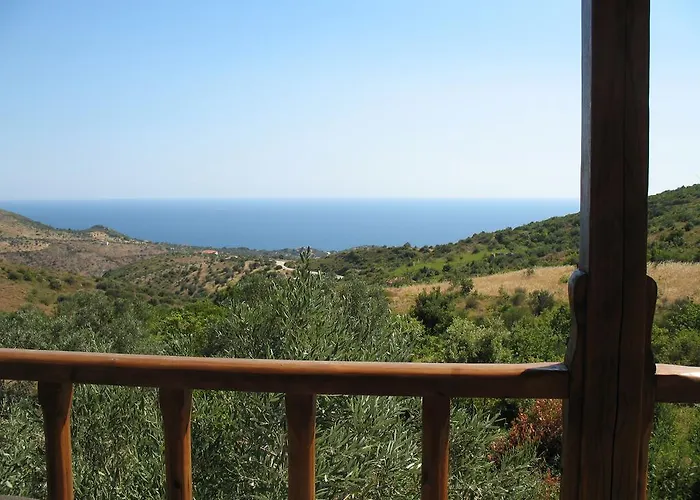 Traditional Stonehouse Potistika